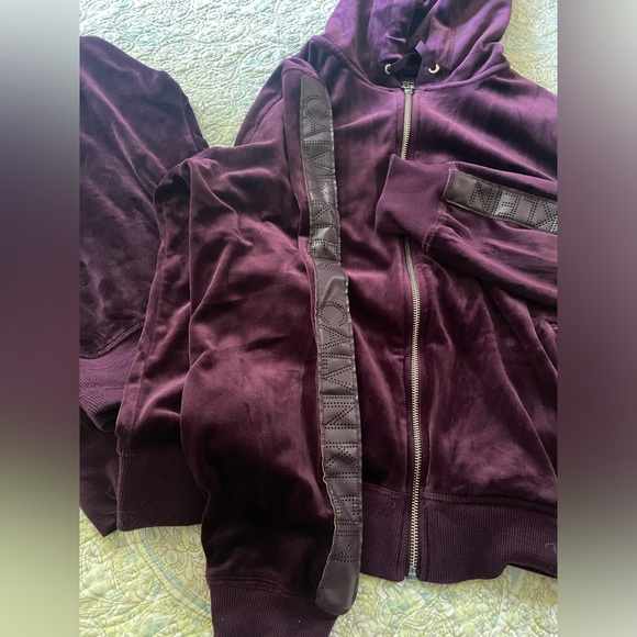 Calvin Klein 2-piece Tracksuit - Picture 2 of 7